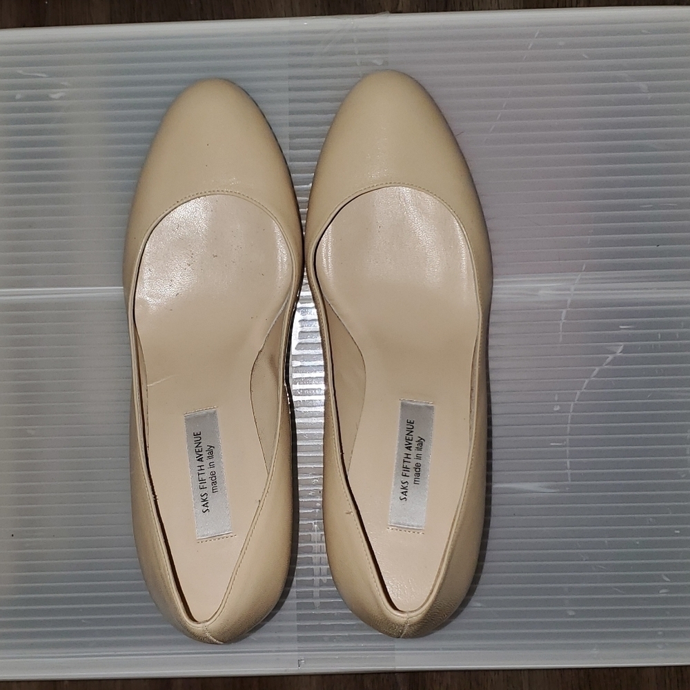 SAKS Fifth Avenue Clarissa Round Toe Pump 𝅺Size 9
